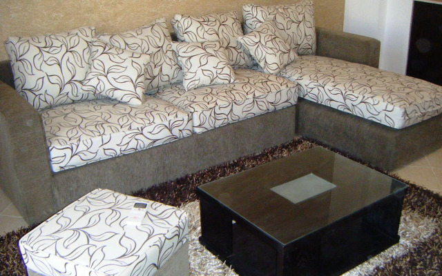 Carlton Deluxe Residences & Apartments