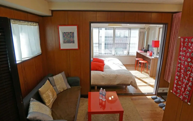 Yokohama Classic Apartment