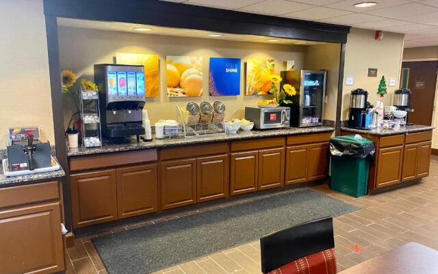 Comfort Suites Near Casinos Norwich-Uncasville CT