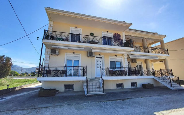 Philoxenia Apartments