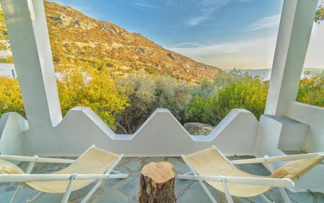 The Pomegranate House, 5 mins to Batsi Bay