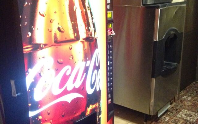 Days Inn And Suites Brooklyn Center/ Minneapolis