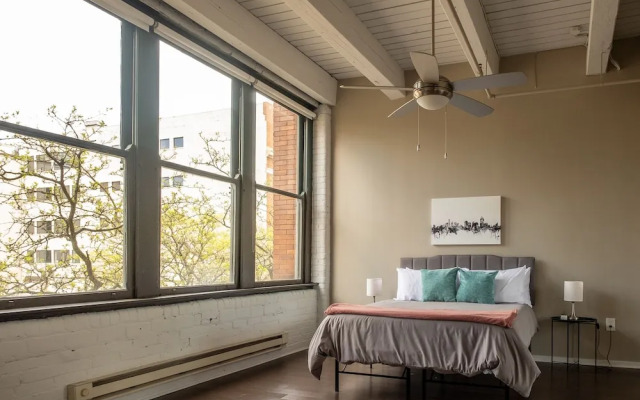 FRONTDESK East 8 Loft Apts Downtown Cincinnati