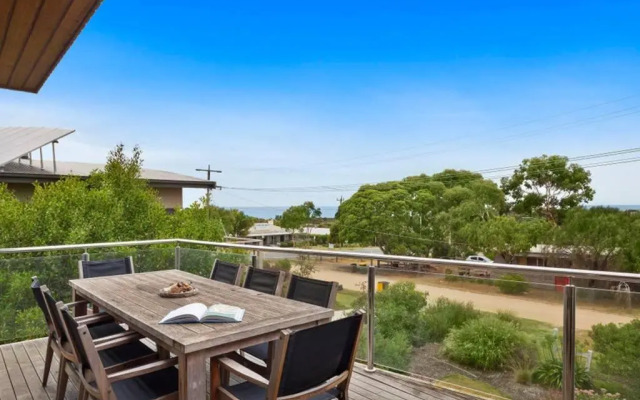 Beach Road Luxury with Ocean Views