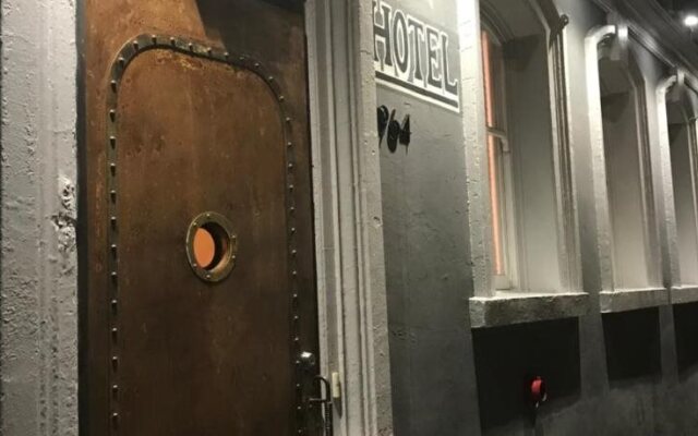 Hotel 964