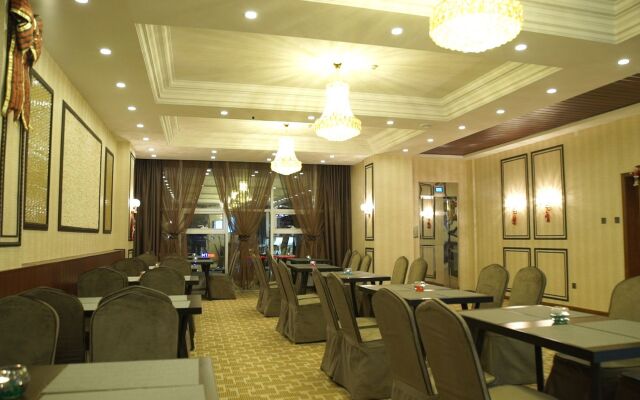 Munkh Khustai Hotel