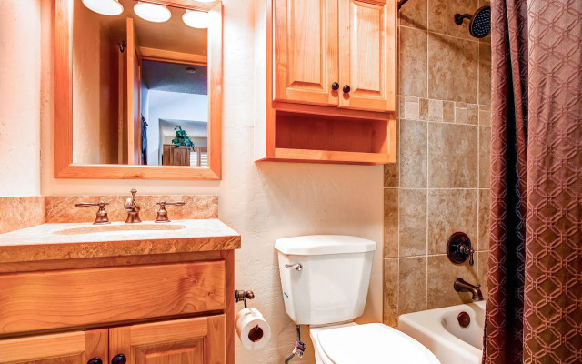 Tannenbaum Condominiums by Ski Country Resorts