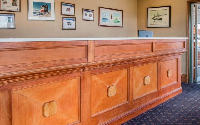 Econo Lodge Mackinaw City