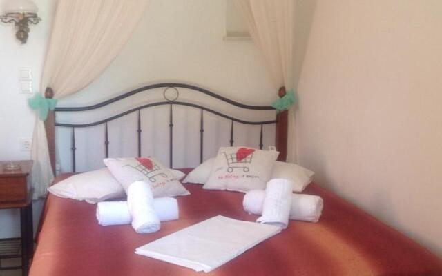 Tinos Camping & Bungalows