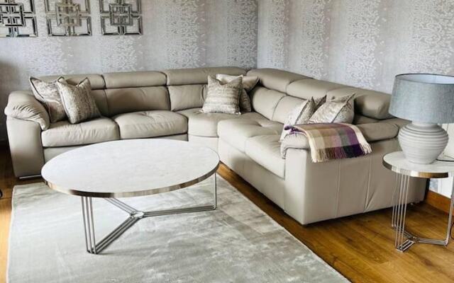 Remarkable 2-bed Apartment in Auchterarder