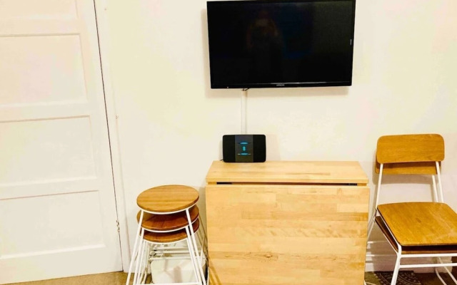 Cosy Classy 2-bed Maisonette, Village nr Newquay