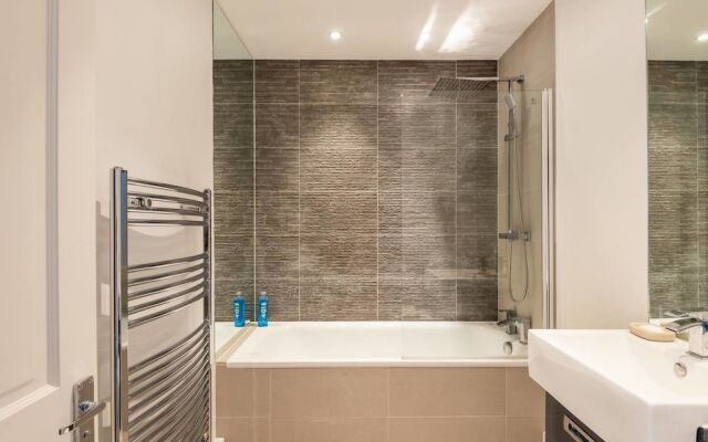 1br Modern Home W/Garden in West Kensington