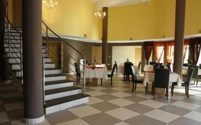 Sunny Hotel