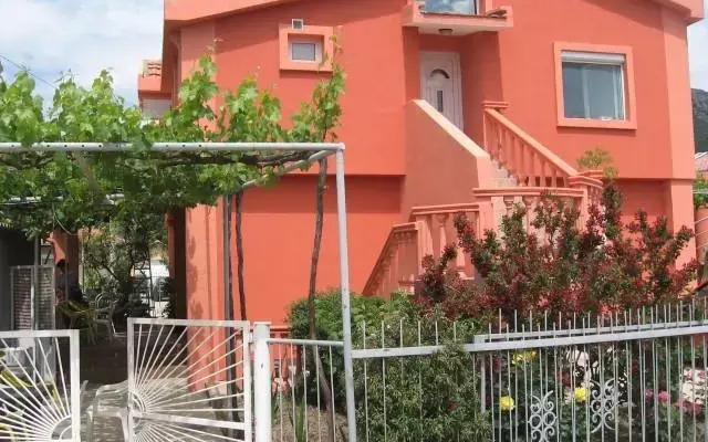 Apartments Djuraskovic