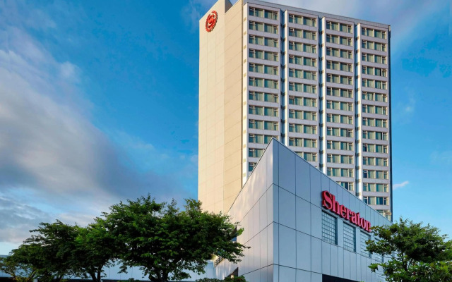 Sheraton Vancouver Guildford Hotel