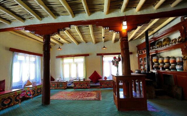 TIH Chomal Huts