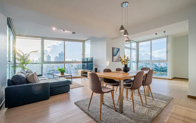 w Prestigious 2BR w Perfect Balcony View