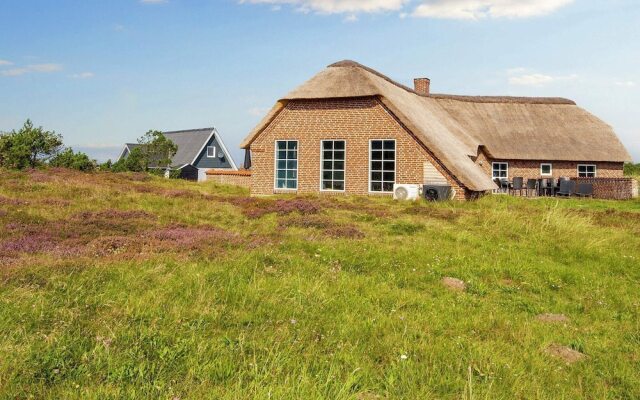 12 Person Holiday Home in Ringkobing-by Traum