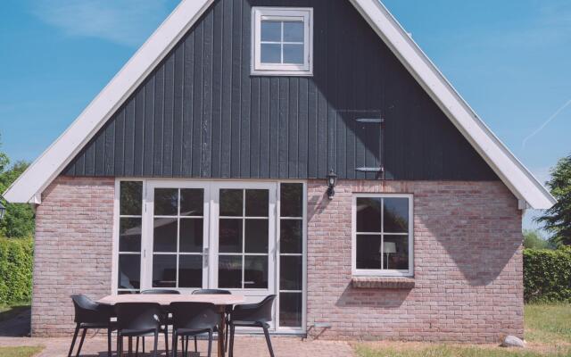 Cozy Furnished House with Garden near Nature Reserve