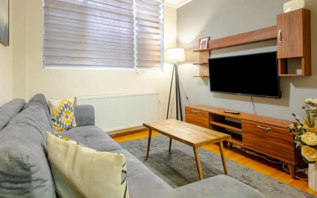 Central Flat With Balcony 700 m to Taksim Square