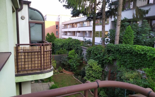 Kate&Jenny-Two-level apartment Old Town