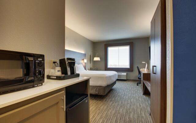 Holiday Inn Express Hotel & Suites Vernon College Area, an IHG Hotel