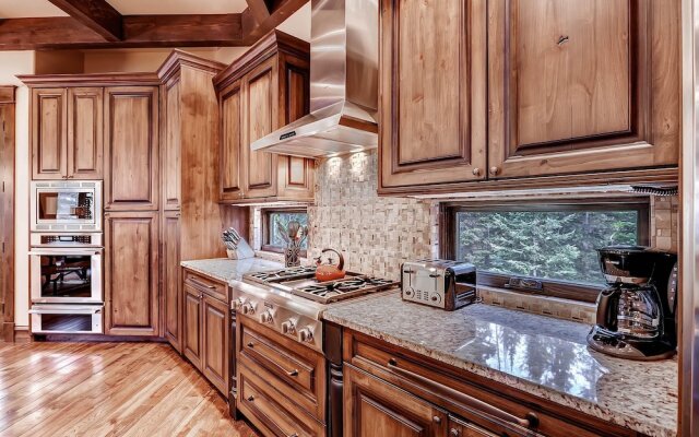 Rocky Mountain Lodge