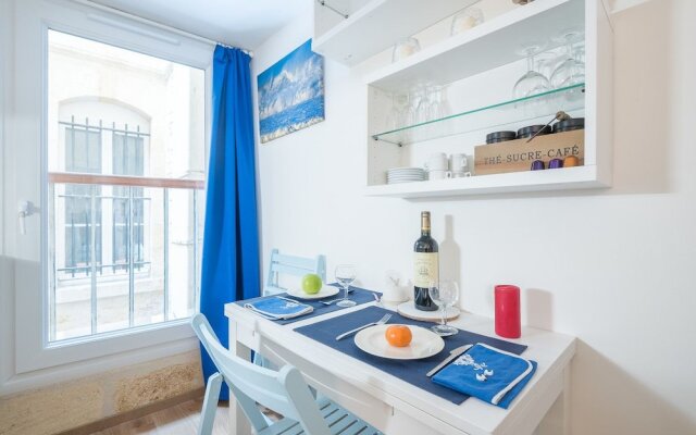 A "boat Cabin" in the Heart of Bordeaux