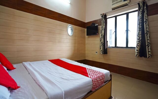 OYO 43646 Mukund Sarovar