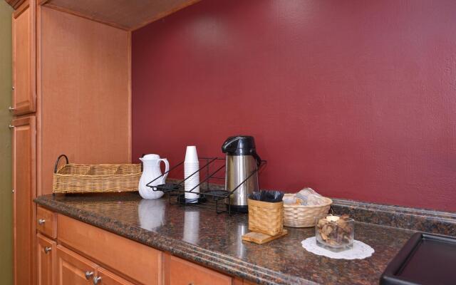 Americas Best Value Inn & Suites Kansas City