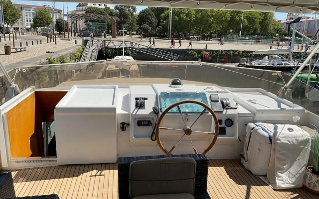 Exclusive Yacht With a Roof Terrace