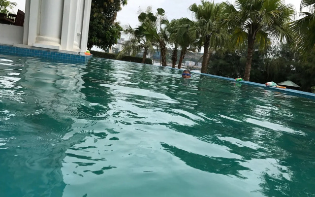Anh Duong Hotel and Spa