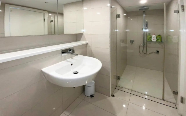 "NEWQUAY" Ideal Location & Views at PenthousePads