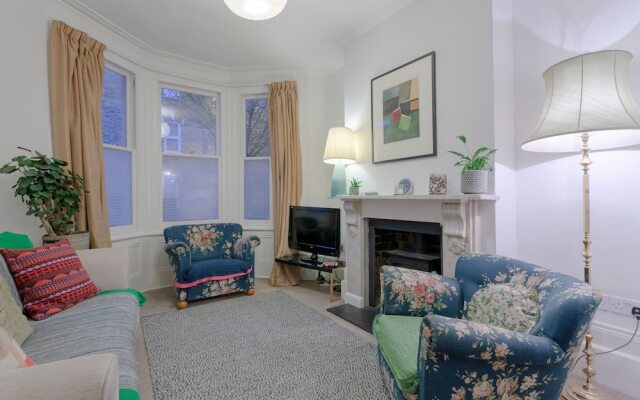 3 Bedroom Family House in Inner East London