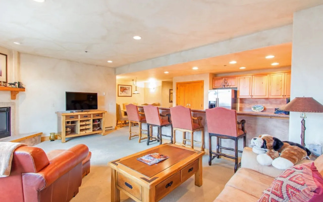 Bear Creek Lodge 211 1 Bedroom Condo by Alpine Lodging Telluride