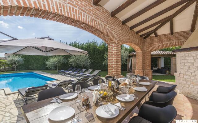 Rustica in Visnjan with 5 bedrooms and 1 bathrooms