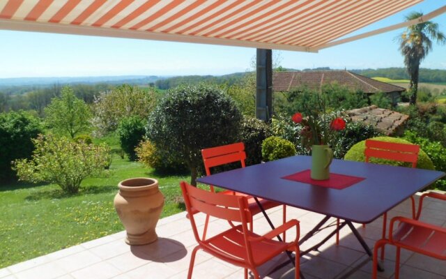 House With 2 Bedrooms in Monlaur-bernet, With Furnished Terrace