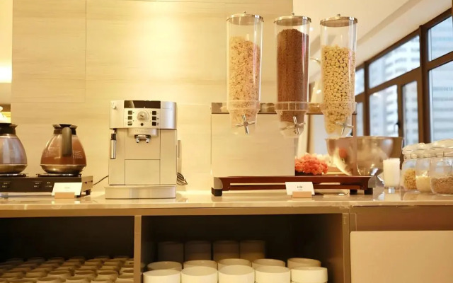 Homeinn Plus Hotel (Shenyang Sanhao Street Shengjing Hospital)