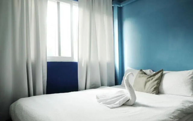 Sleep With Me Too Bangkok- BTS Phra Khanong