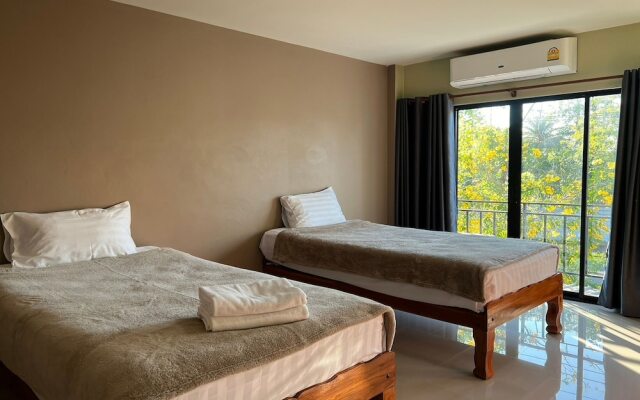 V Tharm Hotel