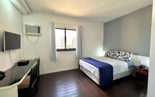 Estúdio QI Ibirapuera cozinha compacta e limpeza diária UH2011