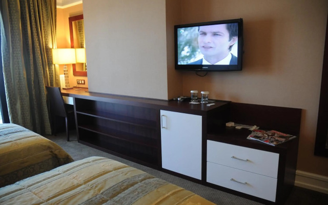 Paradise Island Hotel