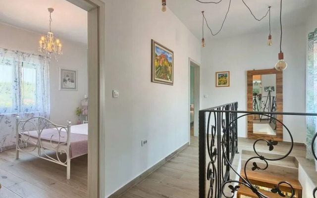 Villa Barbara Comfortable Holiday Residence