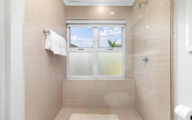 3rd Floor Condo Richmond Estate Beach Access Pool