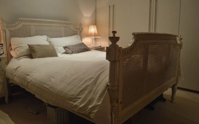 1 Bedroom Flat in Hammersmith With Garden