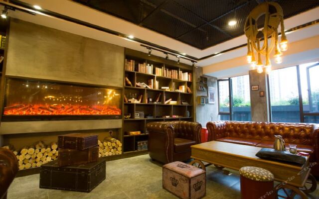 James Joyce Coffetel (Chengdu Jianshe Road Dongjiao Jiyi Square)