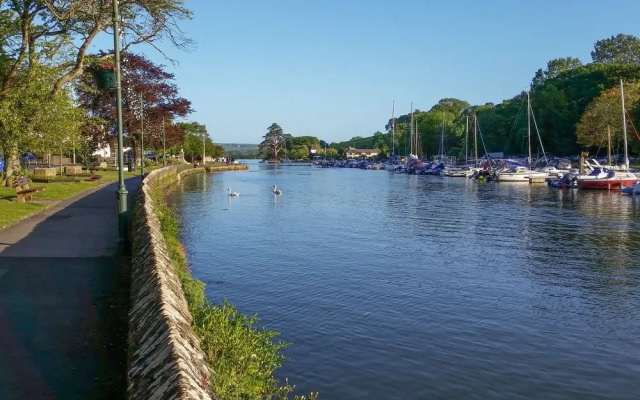 1 Crabshell Quay