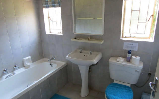 Meerkatplaats Guesthouse and B&B