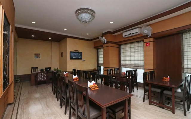 Oyo 5102 Anurag Hotel
