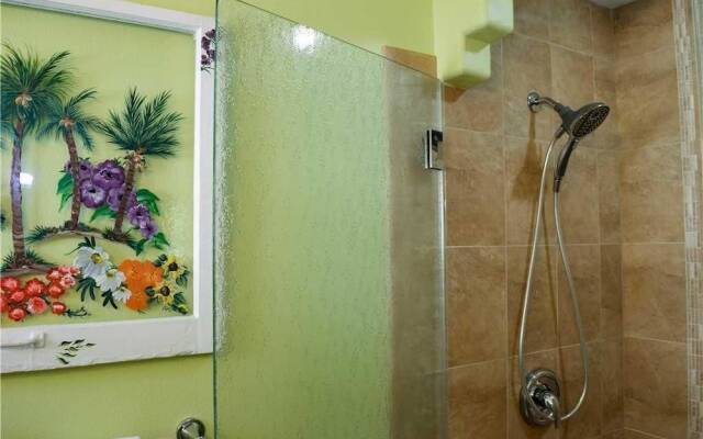 Lakeside Beach House by RedAwning